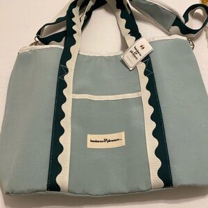 Business & pleasure tote